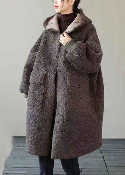Well Tailored Coat with a Graceful Silhouette