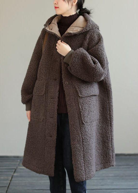 Well Tailored Coat with a Graceful Silhouette