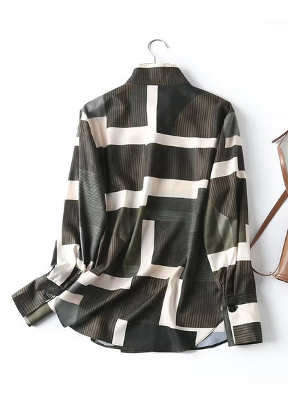 Classic Vintage Shirt with a Flattering Fit