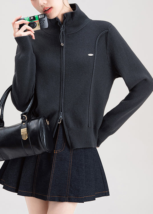 Effortlessly Elegant Sweater with a Timeless Design