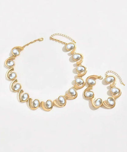 Elegant Gold Set for Every Occasion
