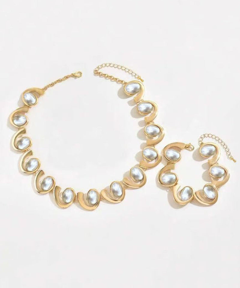 Elegant Gold Set for Every Occasion