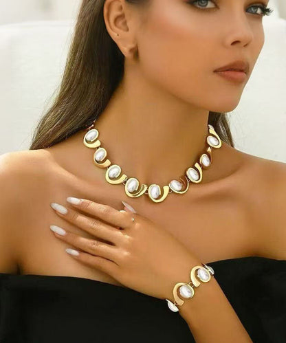 Elegant Gold Set for Every Occasion