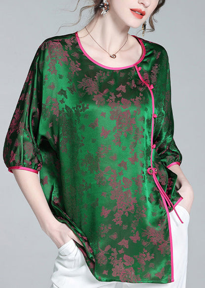 Classic Vintage Top with a Flattering Fit