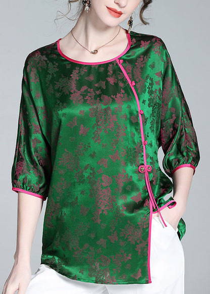 Classic Vintage Top with a Flattering Fit