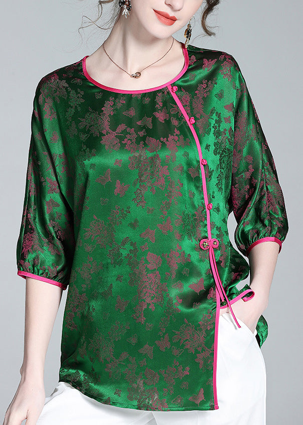 Classic Vintage Top with a Flattering Fit