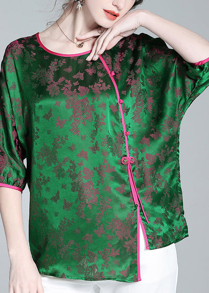 Classic Vintage Top with a Flattering Fit