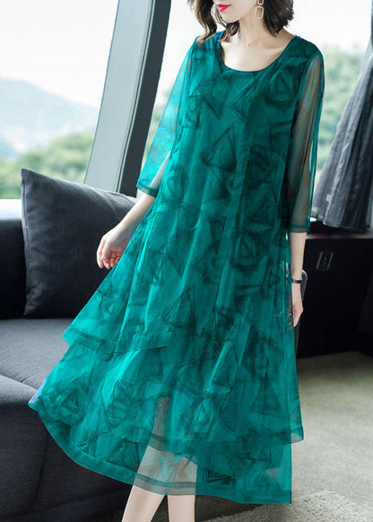 Classic Vintage Dress with a Flattering Fit
