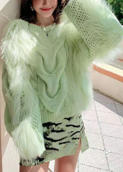 Classic Vintage Pullover with a Flattering Fit