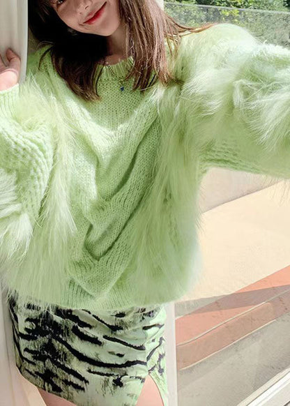 Classic Vintage Pullover with a Flattering Fit