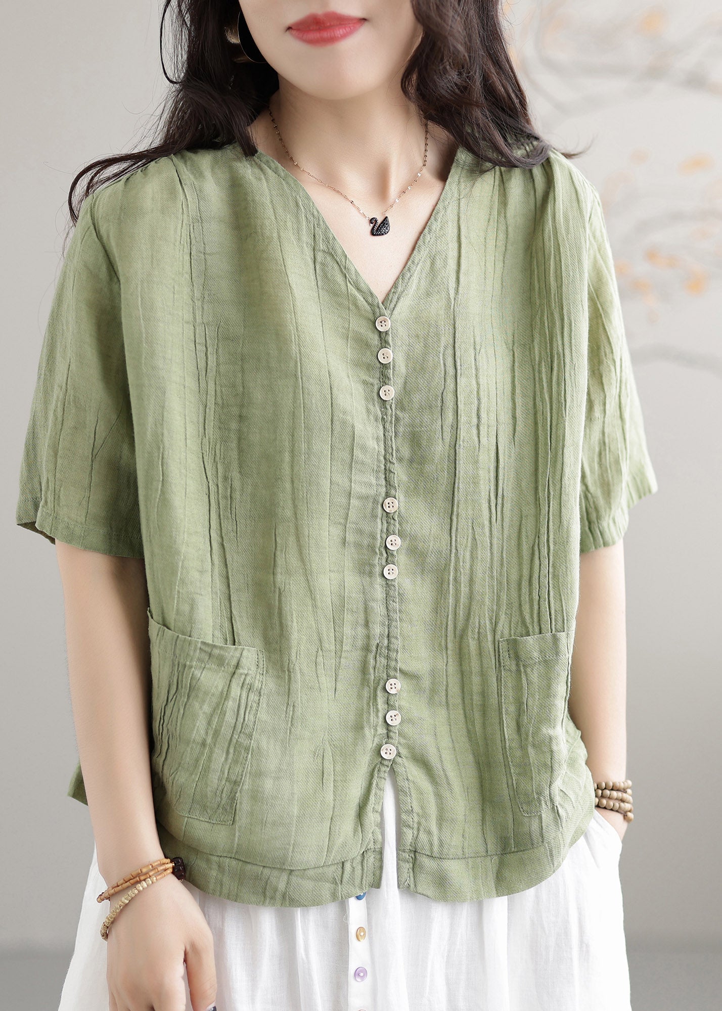 Well Tailored Shirt with a Graceful Silhouette