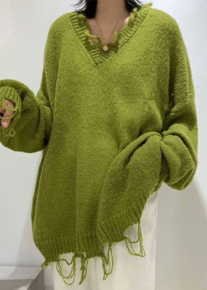 Well Tailored Sweater with a Graceful Silhouette