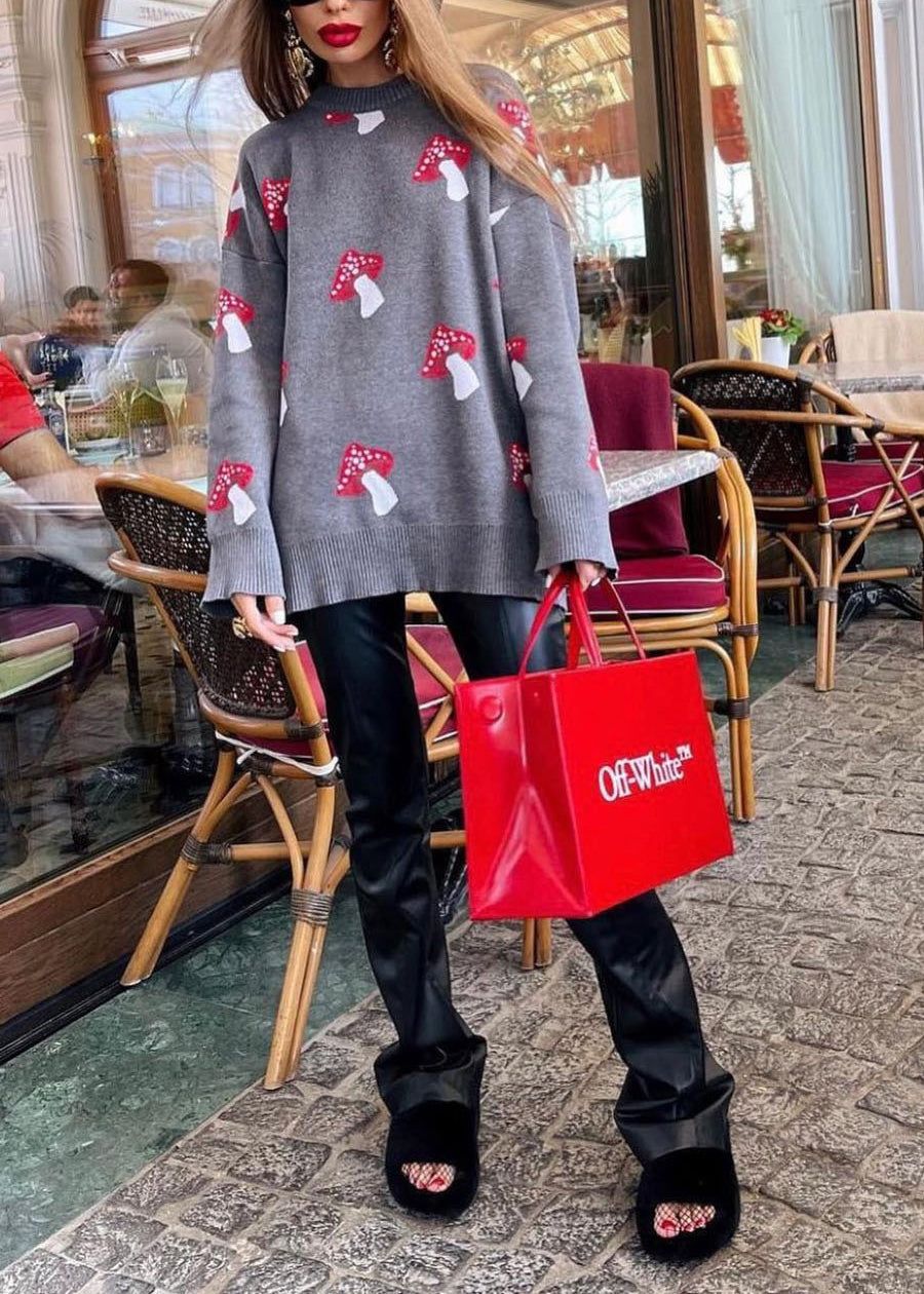 Beautifully Finished Sweater in a Timeless Design
