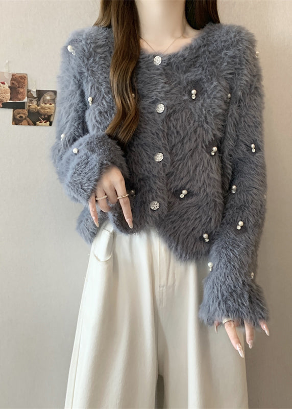 Well Tailored Coat with a Graceful Silhouette