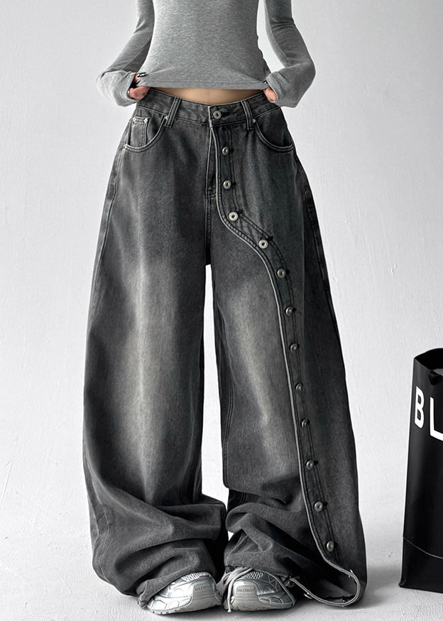 Effortlessly Elegant Pants with a Timeless Design