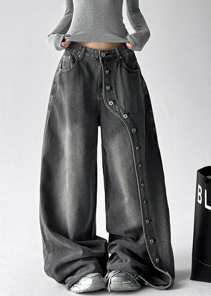 Effortlessly Elegant Pants with a Timeless Design