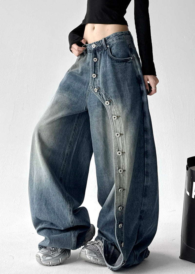 Effortlessly Elegant Pants with a Timeless Design