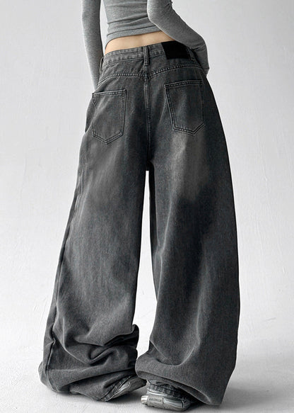 Effortlessly Elegant Pants with a Timeless Design