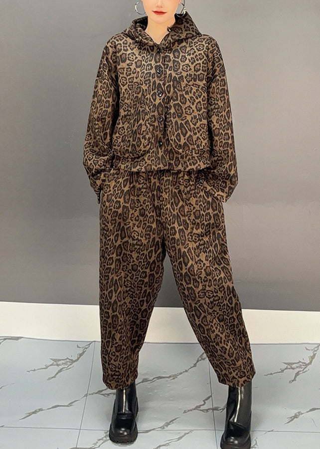 Effortlessly Elegant Pants with a Timeless Design