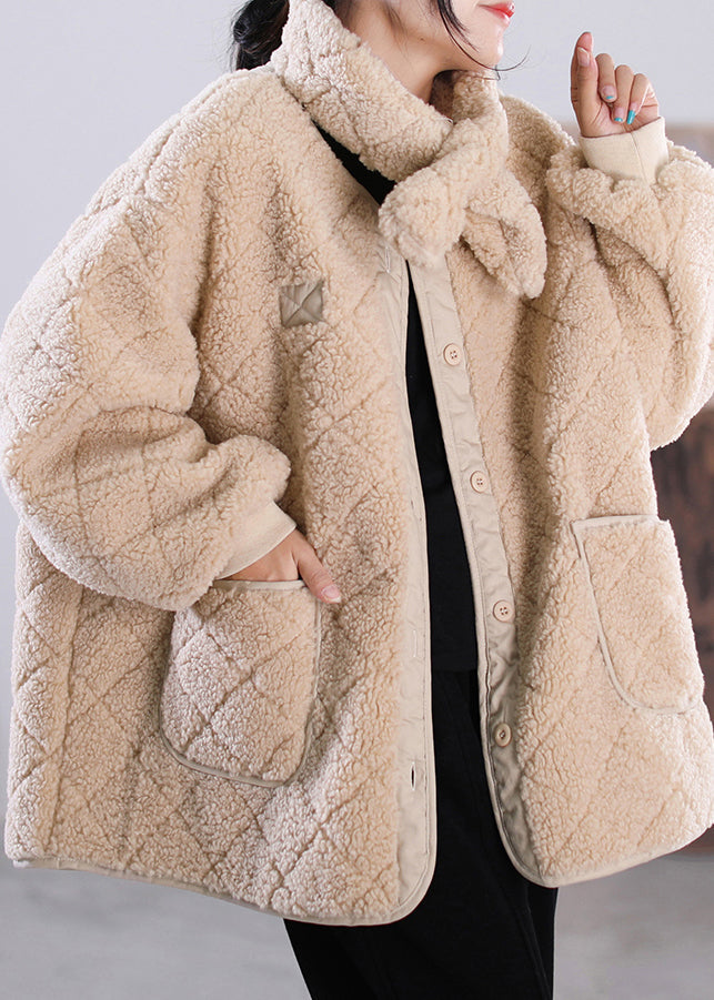 Effortlessly Elegant Coat with a Timeless Design