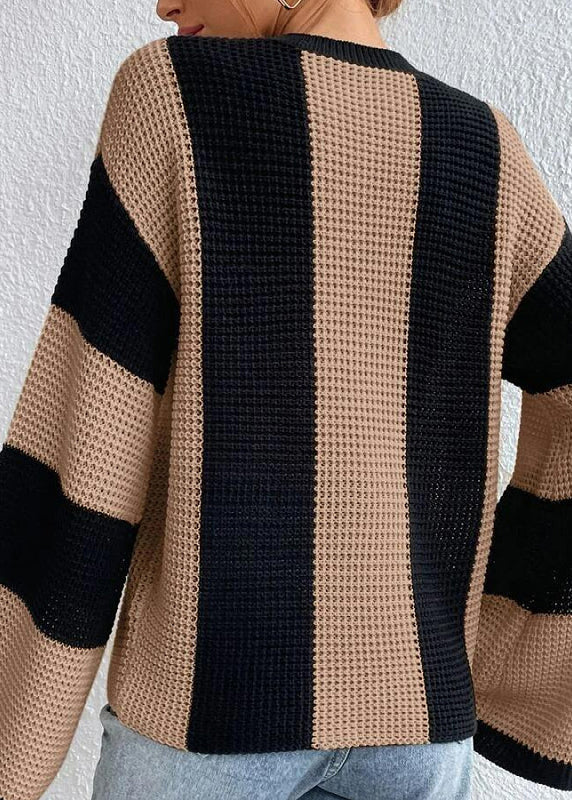 Well Tailored Sweater with a Graceful Silhouette