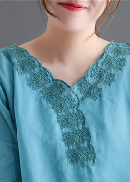 Well Tailored Top with a Graceful Silhouette