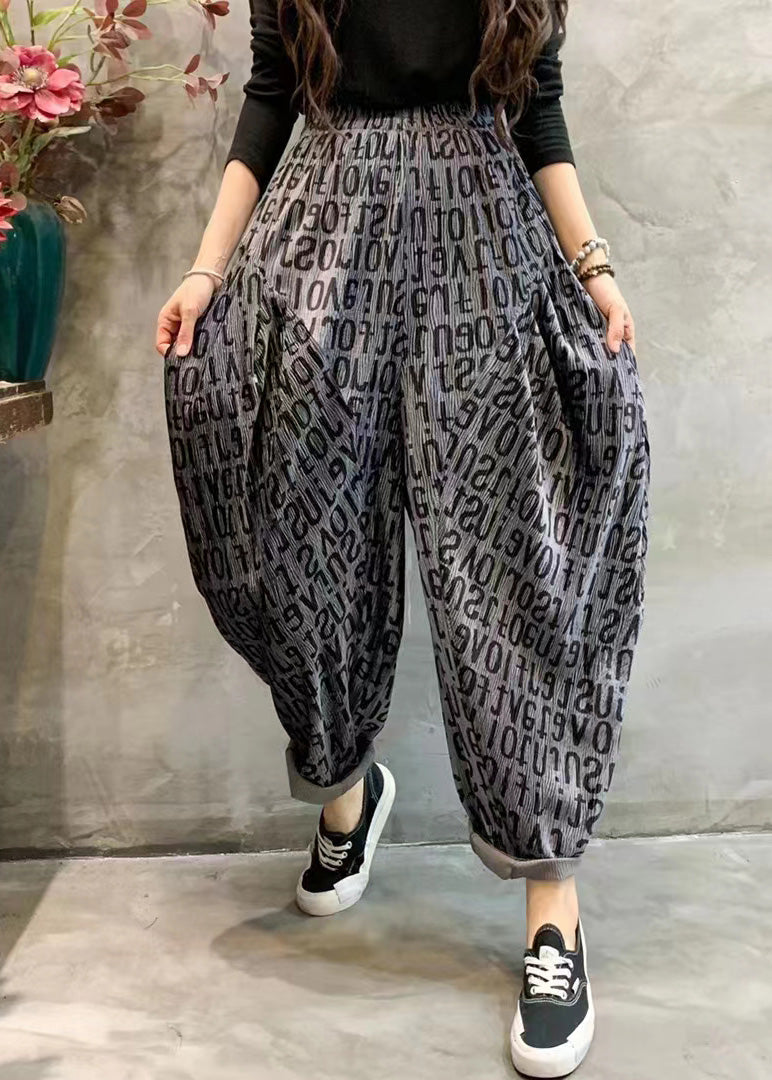 Effortlessly Elegant Pants with a Timeless Design
