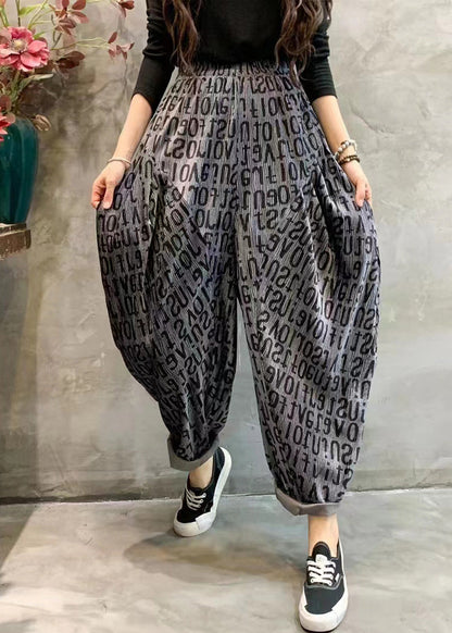 Effortlessly Elegant Pants with a Timeless Design