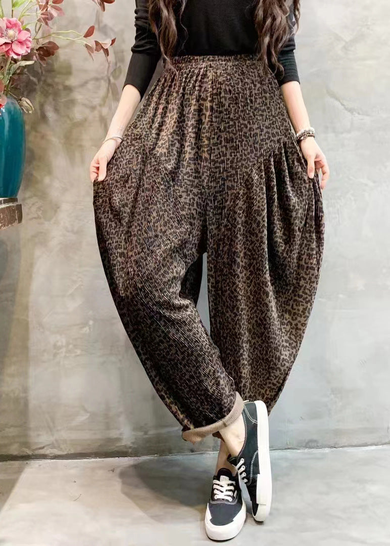 Effortlessly Elegant Pants with a Timeless Design