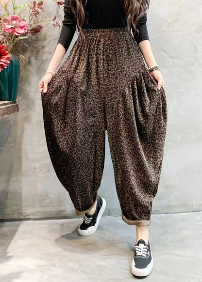 Effortlessly Elegant Pants with a Timeless Design