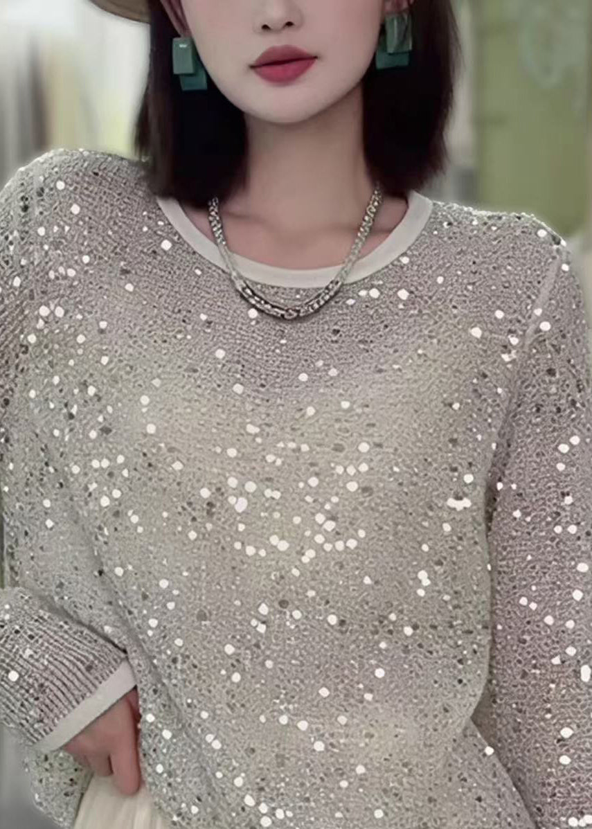 Well Tailored Top with a Graceful Silhouette