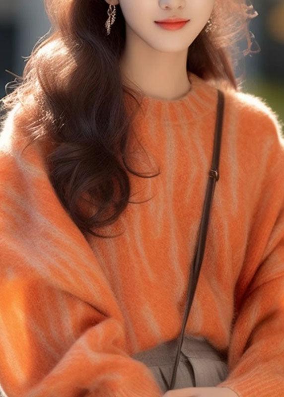 Well Tailored Sweater with a Graceful Silhouette