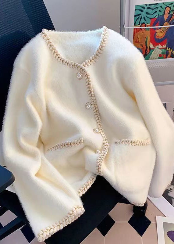 Elegantly Styled Coat for Everyday Wear