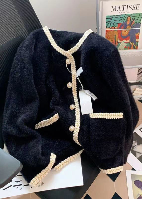 Elegantly Styled Coat for Everyday Wear