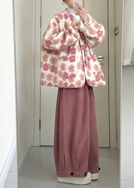 Well Tailored Pants with a Graceful Silhouette