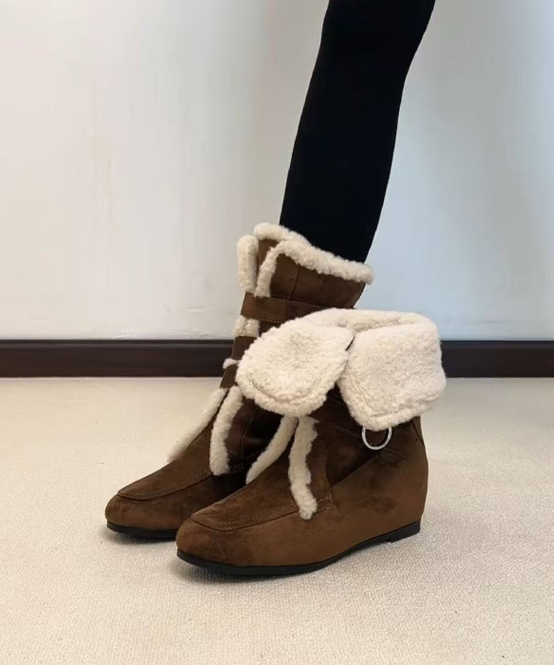 Graceful Orthopedic Boots for Modern Look