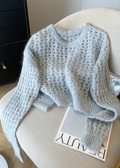 Classic Vintage Pullover with a Flattering Fit