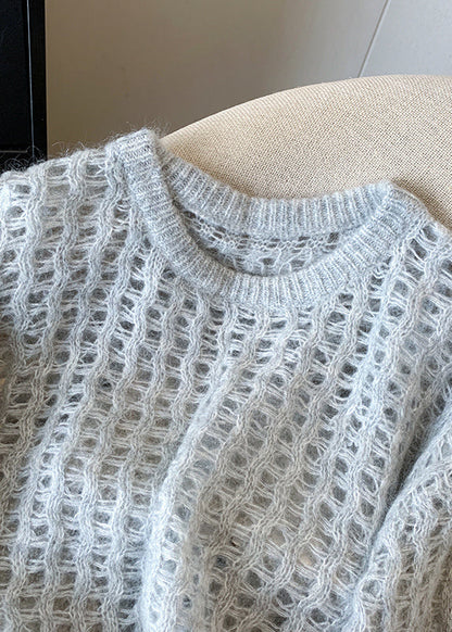 Classic Vintage Pullover with a Flattering Fit