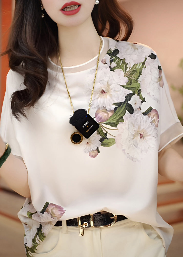 Beautifully Finished Blouse in a Timeless Design