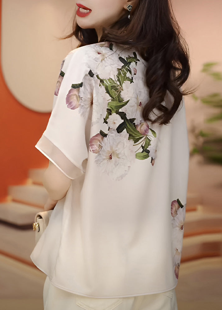 Beautifully Finished Blouse in a Timeless Design