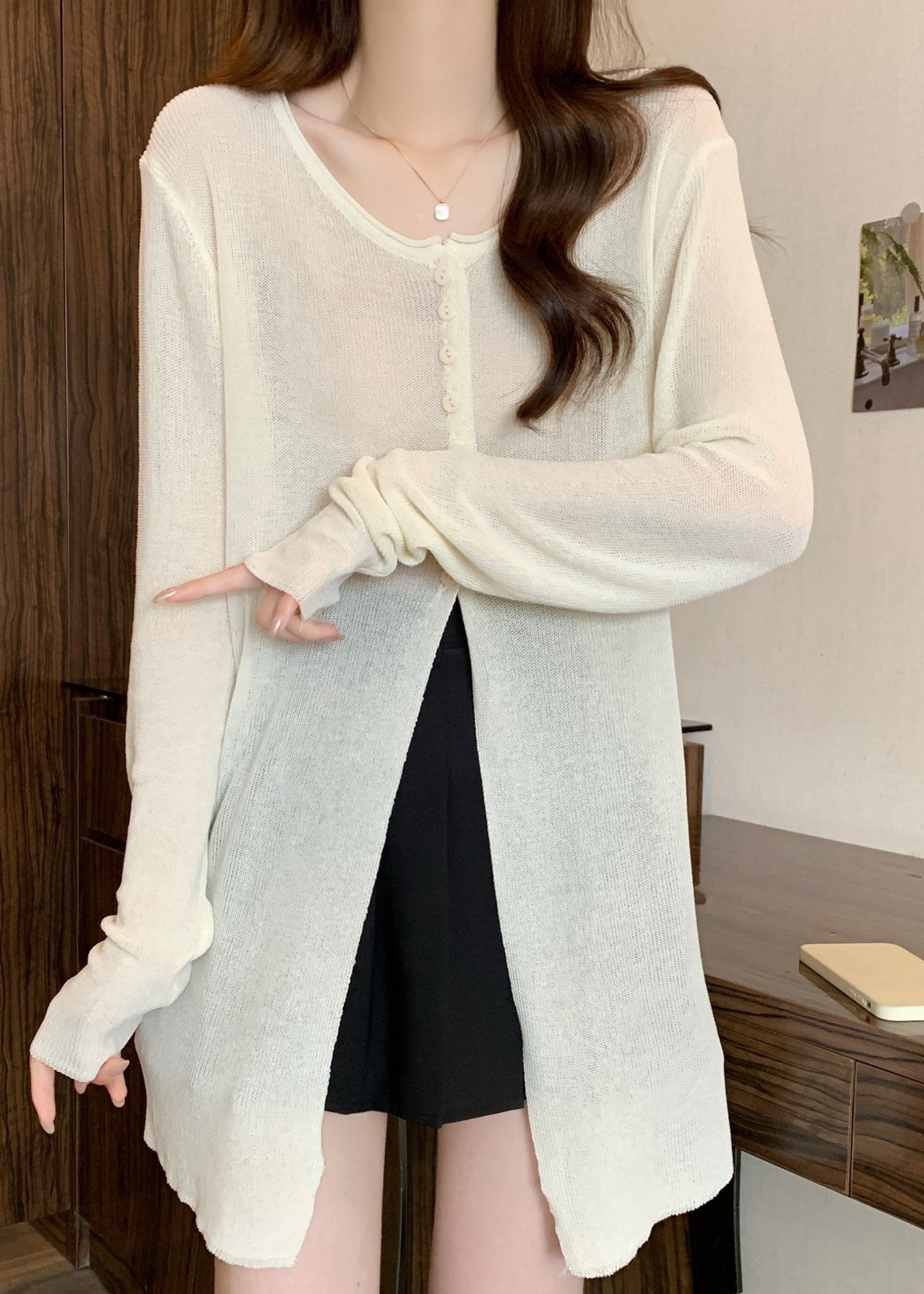 Well Tailored Sweater with a Graceful Silhouette