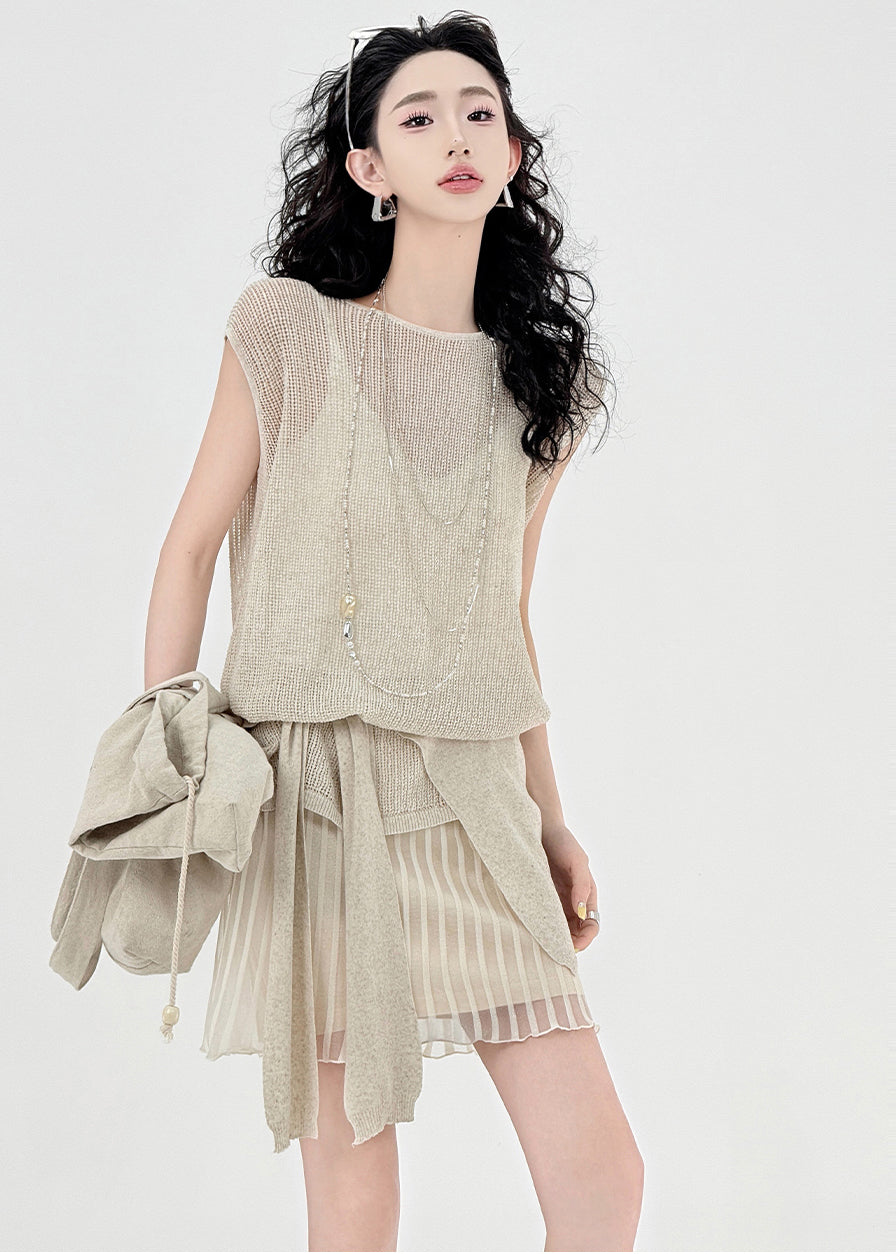 Beautifully Finished Top in a Timeless Design