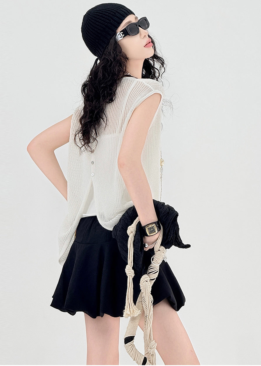 Beautifully Finished Top in a Timeless Design