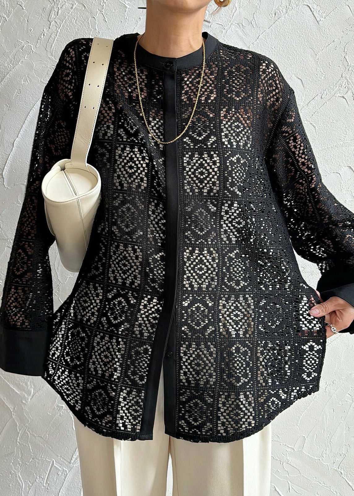 Beautifully Finished Top in a Timeless Design