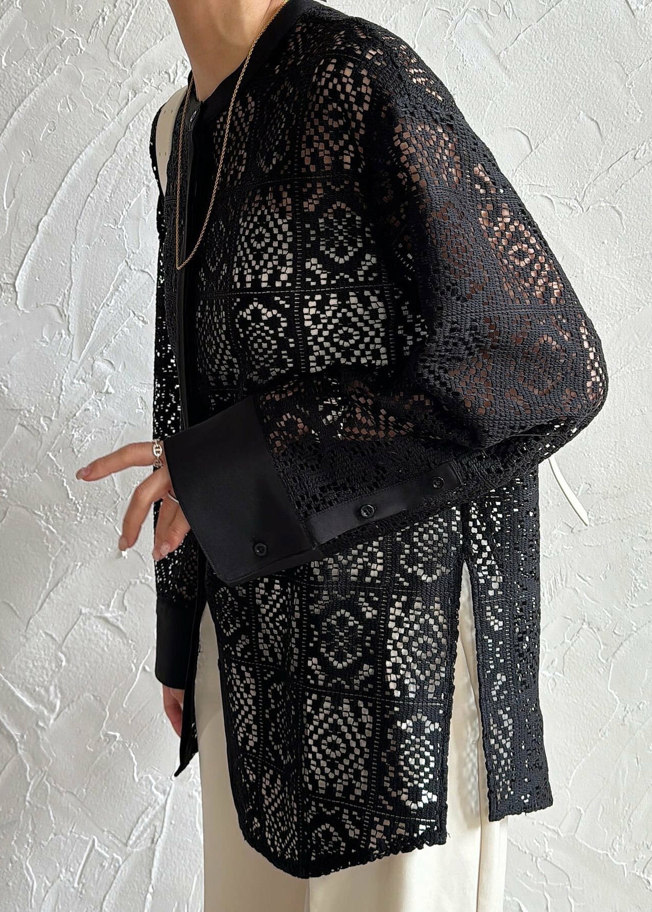 Beautifully Finished Top in a Timeless Design