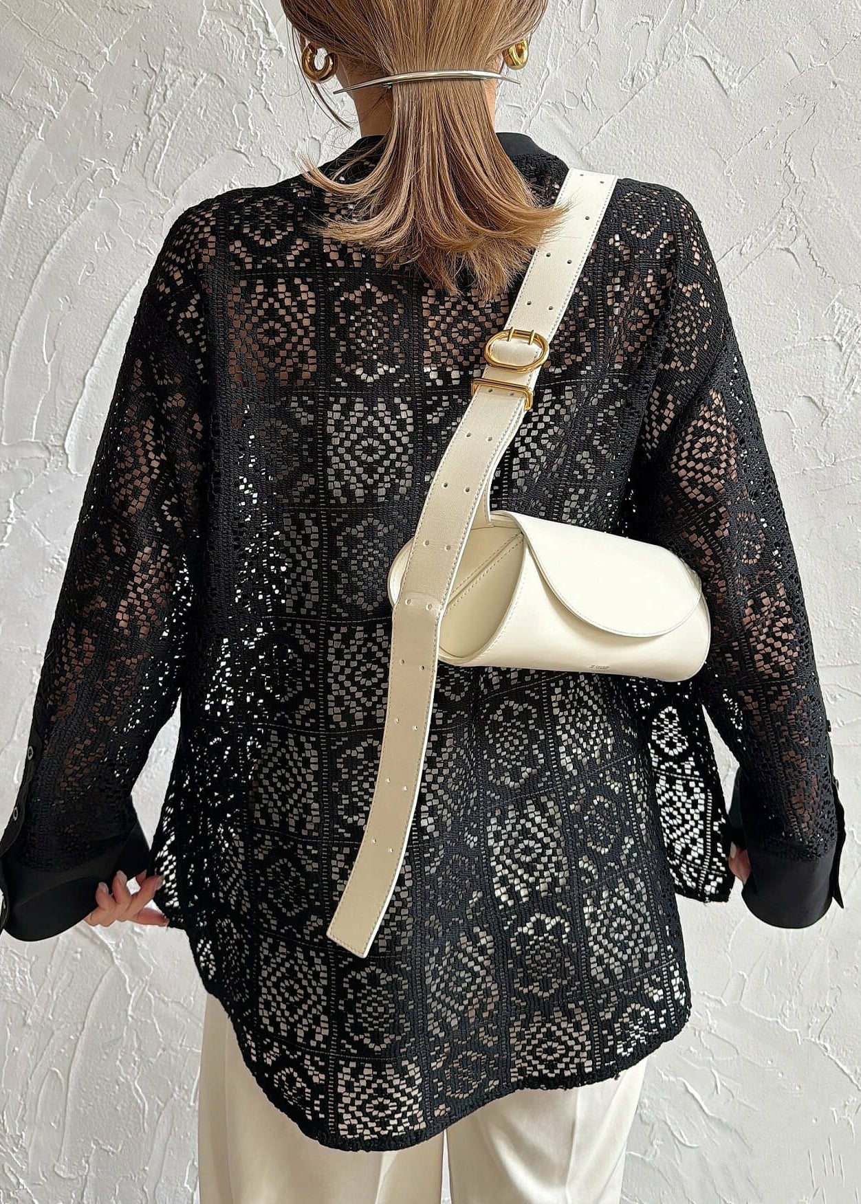 Beautifully Finished Top in a Timeless Design