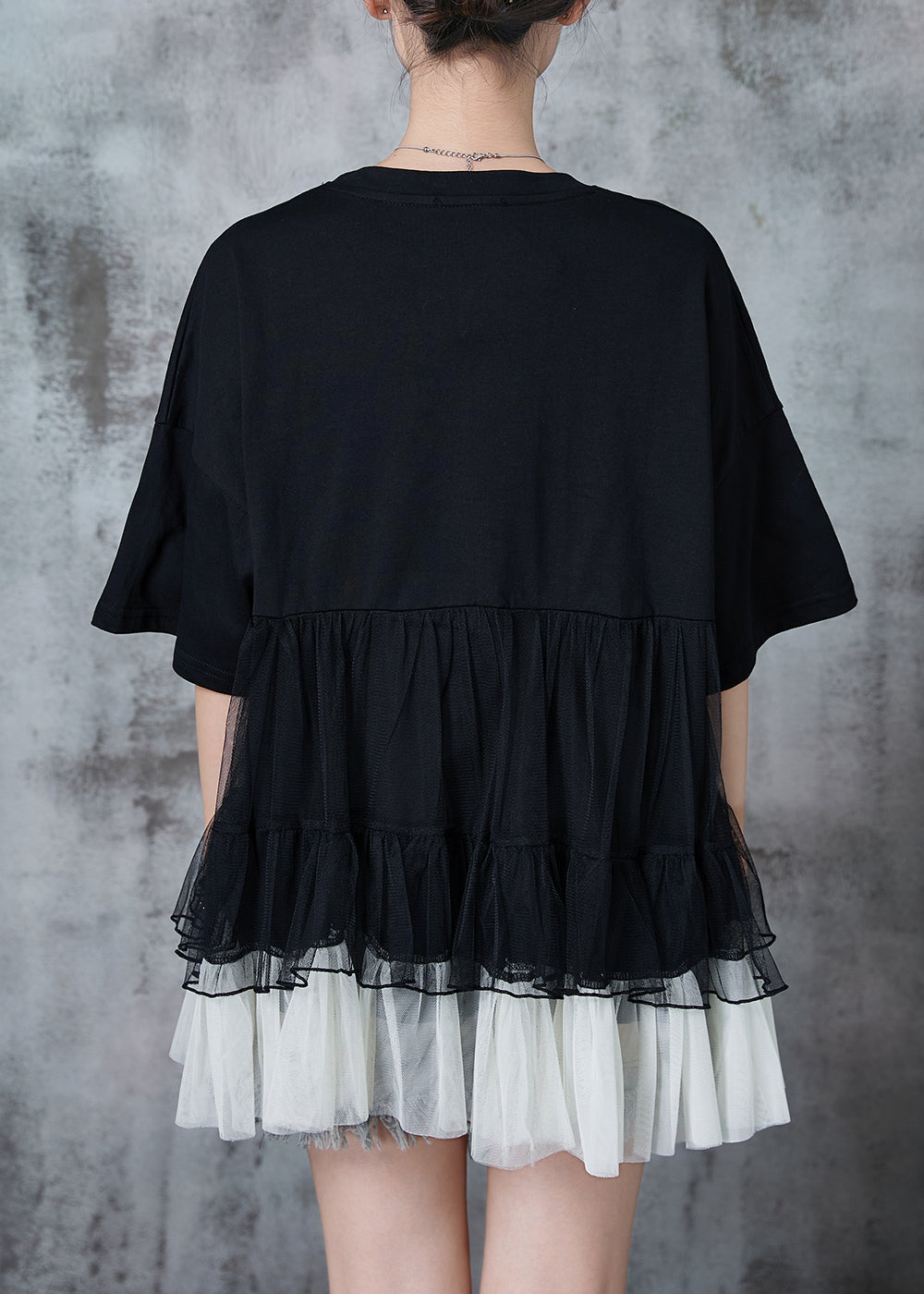 Effortlessly Elegant Garment with a Timeless Design