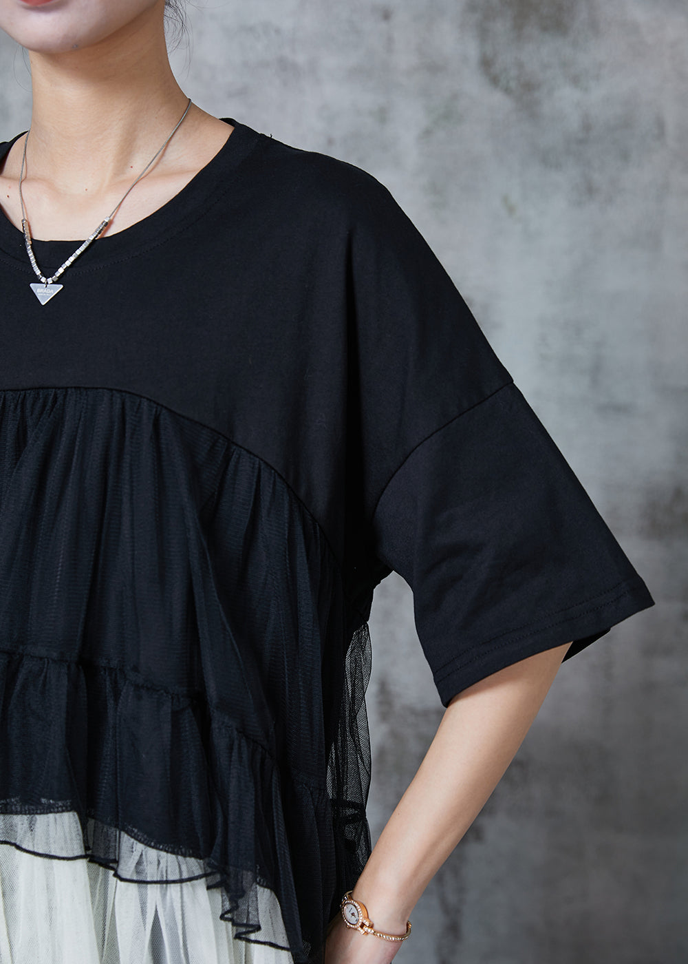 Effortlessly Elegant Garment with a Timeless Design