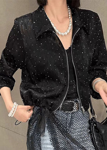 Well Tailored Coat with a Graceful Silhouette