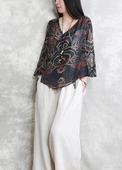 Classic Vintage Blouse with a Flattering Fit